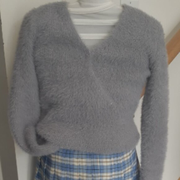 Grey Sweater - Picture 1 of 1